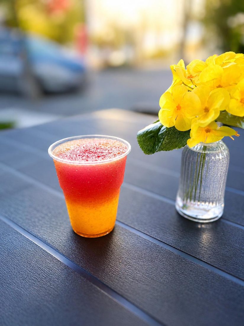 Eisgekühlter Khakshir-Slush im Becher bei MAVA Streetfood Nauheim